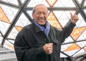 Paul Anka Finally Addresses Long-Running Rumors About Sinatra’s Size [WATCH]