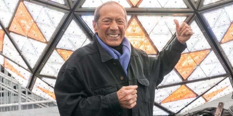 Paul Anka Finally Addresses Long-Running Rumors About Sinatra’s Size [WATCH]