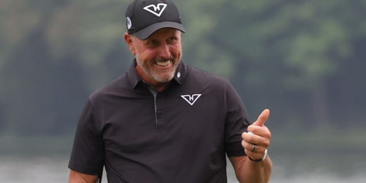 Phil Mickelson Mocks Australian Gun Control Logic After Terrorist Mass Shooting [WATCH]