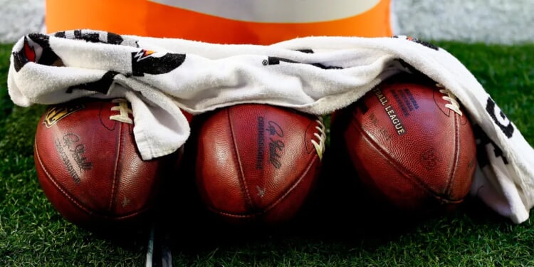 Punches Start Flying After Ferris State’s Chase Carter Gets Blasted With Vicious Late Hit