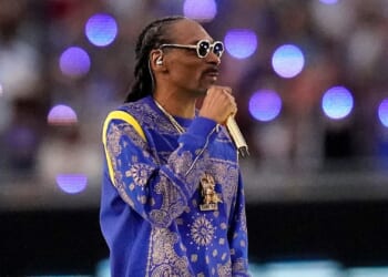 Snoop Dogg's Christmas Day NFL Halftime Show Praised as Better Than Super Bowl's [WATCH]