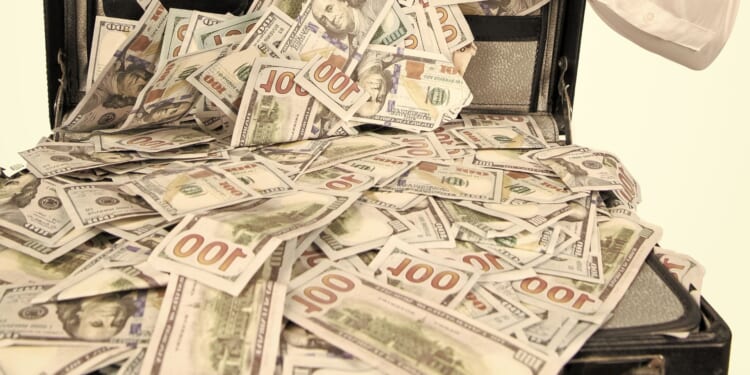 Somalis Regularly Flew Out with Suitcases Stuffed with Millions in Cash [WATCH]