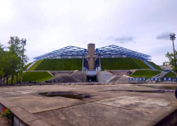 Thousands of youths gather in Paris for Taize New Year 2026 ecumenical event