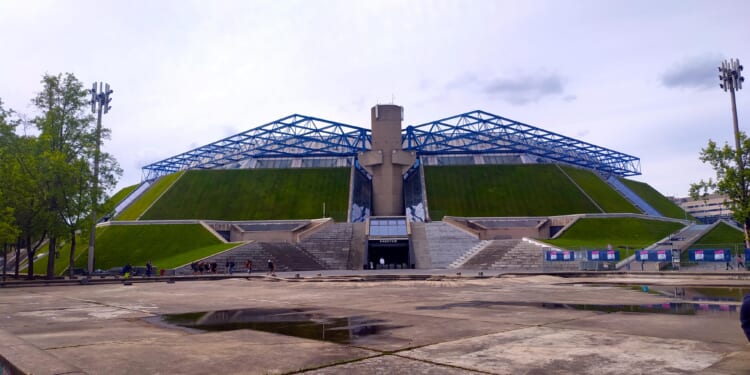 Thousands of youths gather in Paris for Taize New Year 2026 ecumenical event