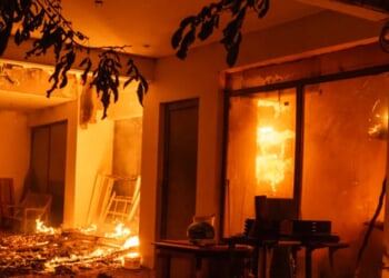 Three Kids Die In Fire On Thanksgiving, Mom Seems To Blame Father