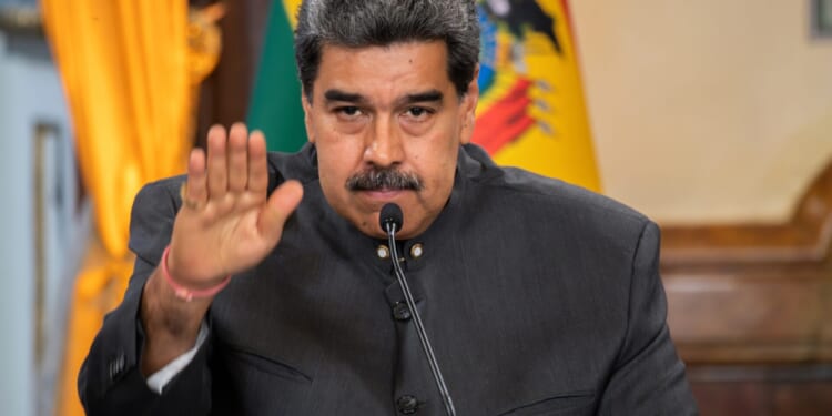 Trump Issued Maduro an Ultimatum on the Spot Before Closing Venezuela’s Airspace [WATCH]