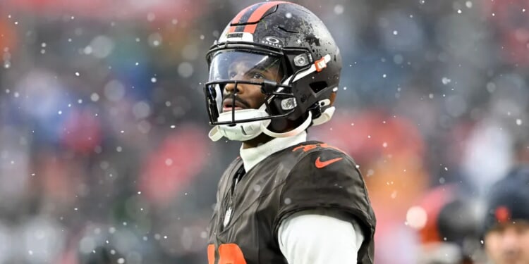 Utter Disaster Erupts After Browns Take Shedeur Sanders Off Field