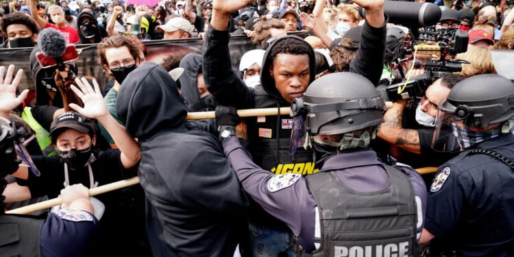 Judge dismisses Louisville police reform proposal with the U.S. Department of Justice