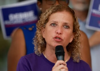 Senior Democrat, Bucking Party’s Knee-Jerking Reaction, Praises Trump’s Capture Of ‘Illegitimate’ Maduro