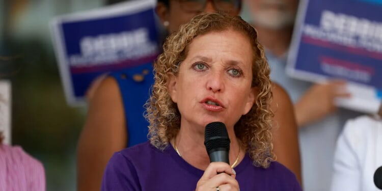 Senior Democrat, Bucking Party’s Knee-Jerking Reaction, Praises Trump’s Capture Of ‘Illegitimate’ Maduro