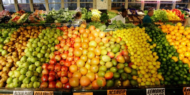 New dietary guidelines urge Americans to avoid processed foods and added sugar