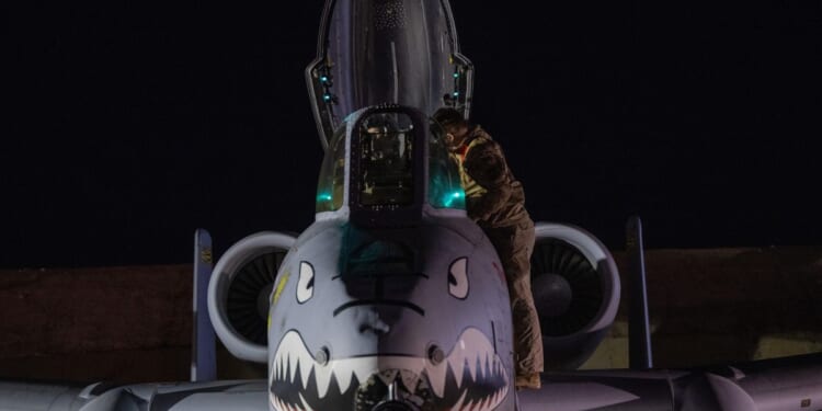 U.S. launches new retaliatory strikes against ISIS in Syria after deadly ambush