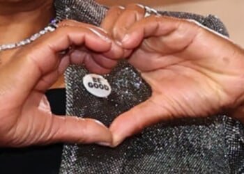 Mark Ruffalo, Jean Smart Among Stars Protesting ICE At Golden Globe Awards