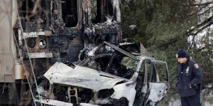 After 2015 commuter train crossing crash that killed 6 in New York, $182M settlement reached