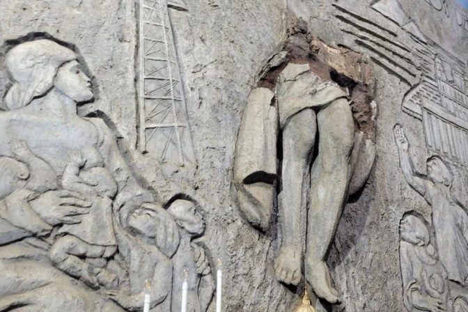 Partial view of the damage to the mural of the Risen Christ. | Credit: Santo Domingo de Guzmán Parish in Managua.