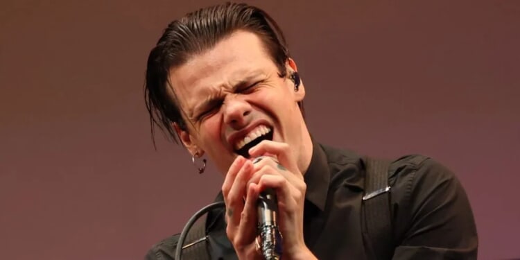 Singer Yungblud Stands Up For The Iranian People