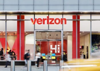 Verizon's $20 outage credit ignites fierce customer debate