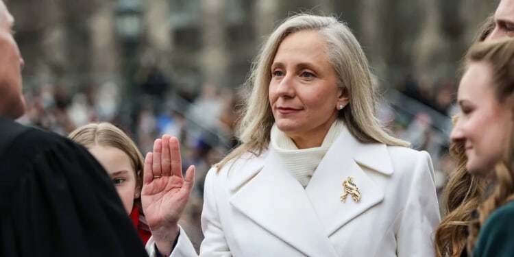 Newly-Minted Dem Governor Abigail Spanberger Immediately Repeals Pro-ICE Order In Virginia