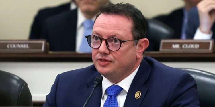 ‘We’ve Been Given Marching Orders’: Congressman Urges UFO Disclosures, Whistleblower Protection