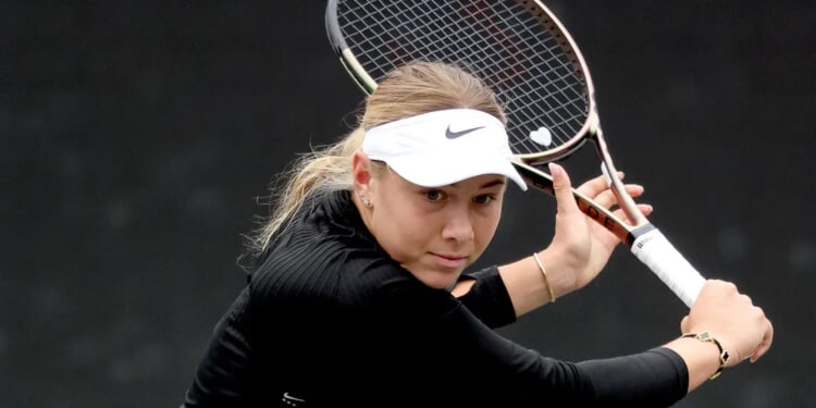 Tennis Star Amanda Anisimova Shuts Down Reporter Baiting Her To Trash America