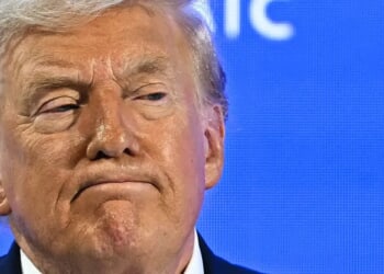 Two Republicans Side With Democrats In Failed Attempt To Stop Trump On Venezuela