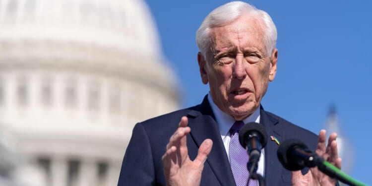 Steny Hoyer endorses former campaign manager as successor in Congress