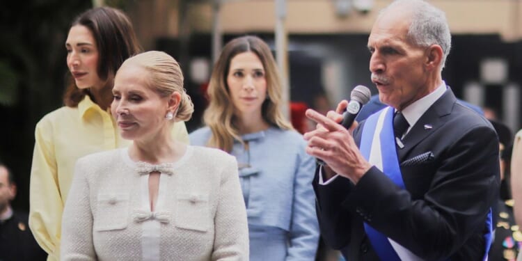 Trump-backed businessman Nasry Asfura sworn in as president of Honduras