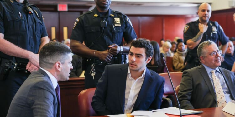 Judge halts federal prosecutors from seeking death penalty against Luigi Mangione