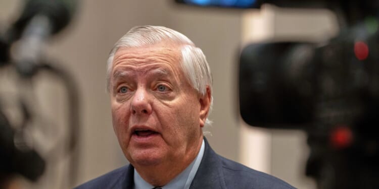Senate to vote on funding deal after Lindsey Graham secures votes on sanctuary cities, Arctic Frost