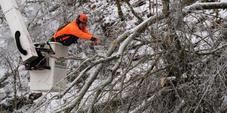 Powerful storm threatens East Coast, potentially targeting parts unaccustomed to heavy snow