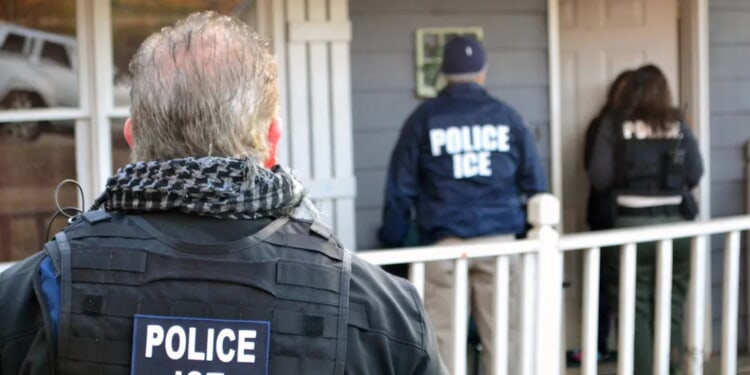 ‘Nothing But Green Lights’: ICE Memo Expands Agents’ Warrantless Arrest Powers