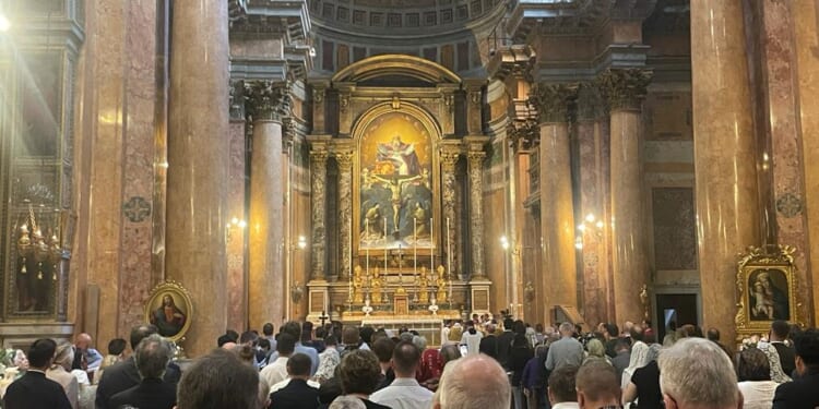 Ahead of consistory, priest urges new canonical structure to resolve Latin Mass standoff