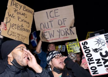 Anti-ICE Network in NYC Grows to 4,000, seeks to Mirror Minnesota Tactics