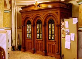 Arizona bill would hit priests with felony if they fail to break confessional seal to report abuse