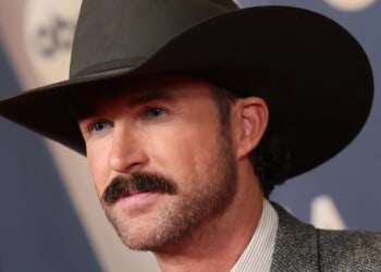 Country Music Star Riley Green Clips Incredibly Gorgeous Buck, And Holy Cow, This Thing Is Huge