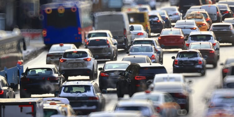 Dash Cam Captures Florida Man Rescuing Toddlers From Oncoming Traffic on Busy Highway [WATCH]