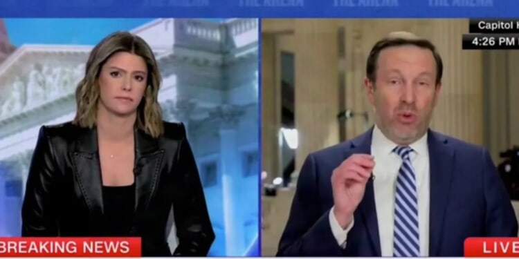 Dem Senator Chris Murphy Dodges When Asked Whether Toppling Maduro Helps Anyone