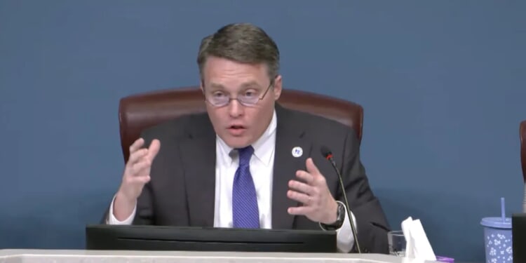 Democrats Urge Locals To Call Cops On ICE