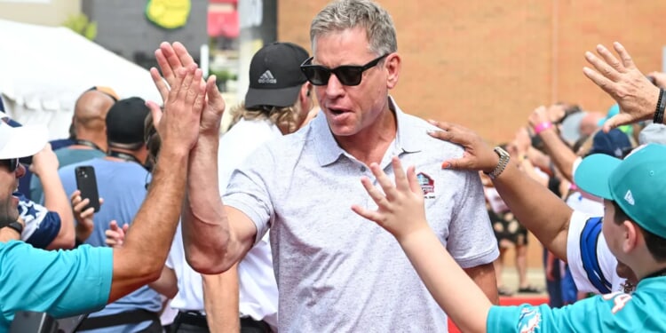 Dolphins Bring On Troy Aikman For GM Hunt: REPORT