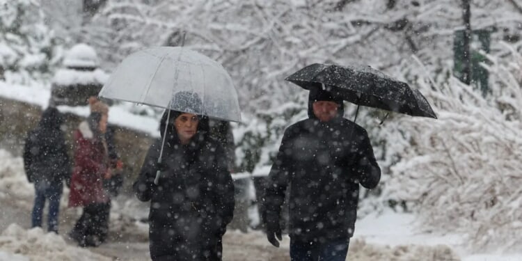 Eastern United States Being Threatened By Snow From Complex Winter Storm