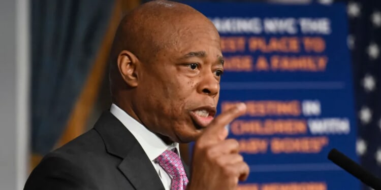 Eric Adams Slams Biden-Harris Admin For Playing ‘Political Game’ After Placing Bounty On Maduro’s Head Before Leaving