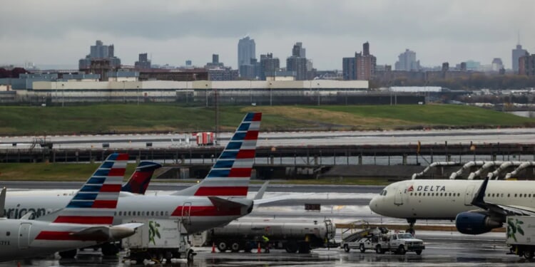 FAA Issues Warning To Pilots Flying Over Eastern Pacific Ocean