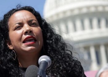 Far-Left House Candidate Backed By Bernie Sanders, AOC Leads Raucous Crowd In Chanting ‘Abolish ICE’