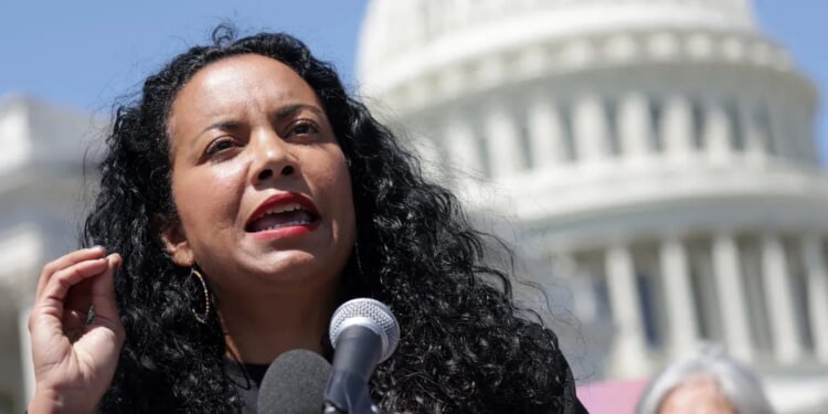 Far-Left House Candidate Backed By Bernie Sanders, AOC Leads Raucous Crowd In Chanting ‘Abolish ICE’