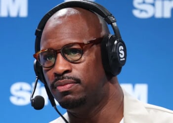 Former NFL Star Vernon Davis Allegedly Assaults Woman During Abortion Argument: REPORT