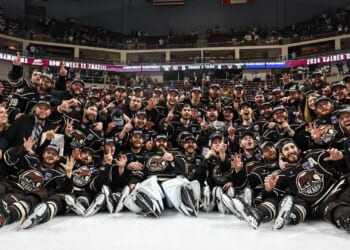 Kids Drop the Gloves, Throw Haymakers at Hershey Bears Game [WATCH]