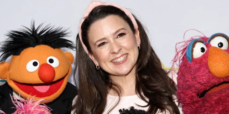 Kids Show Influencer Ms. Rachel Breaks Down In Tears While Conjuring Up Excuse For Liking Post Alleging Jewish Control