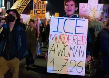 Kristi Noem, DHS chief, accuses Minnesota leaders of politicizing fatal ICE shooting in Minneapolis