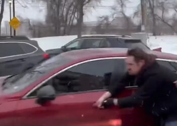 Nick Sorter Dragged Down Minneapolis Street After Somalis Allegedly Steal His Camera