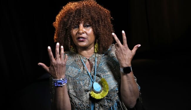 Pam Grier Stuns America With Incredible Announcement That She Is a Time Traveler From the Past – Twitchy